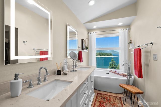 8625 Leeward Avenue NW, Seabeck, WA 98380