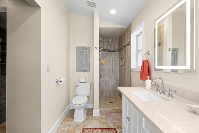 8625 Leeward Avenue NW, Seabeck, WA 98380