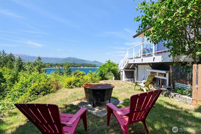 8625 Leeward Avenue NW, Seabeck, WA 98380