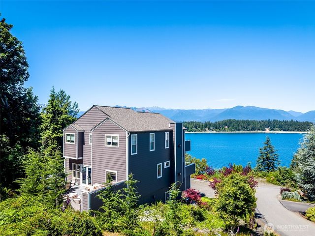8625 Leeward Avenue NW, Seabeck, WA 98380