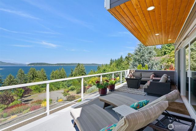 8625 Leeward Avenue NW, Seabeck, WA 98380