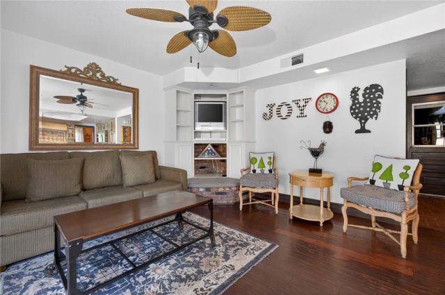 6263 E Northfield, Anaheim, CA 92807