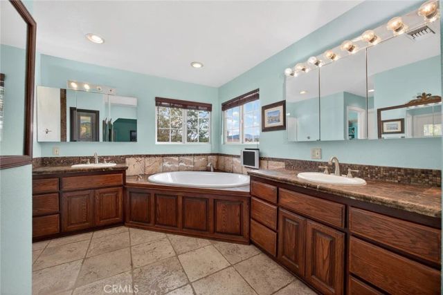 6263 E Northfield, Anaheim, CA 92807