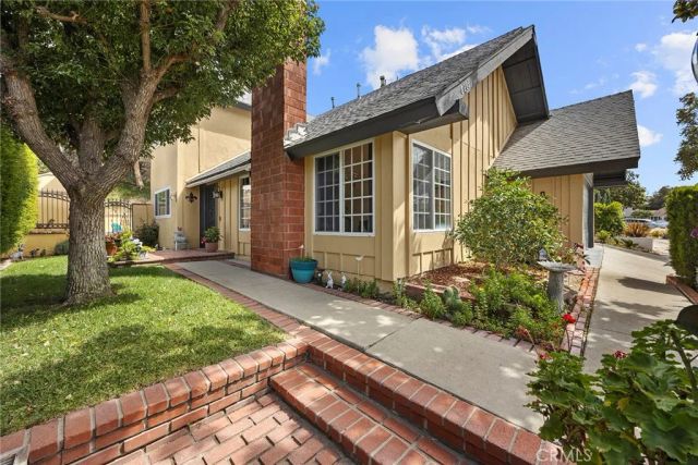 6263 E Northfield, Anaheim, CA 92807
