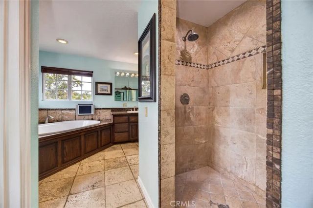 6263 E Northfield, Anaheim, CA 92807