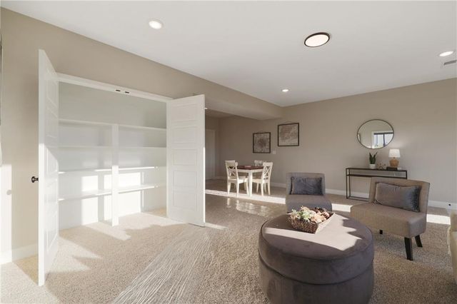 863 Willow Tree Court, Higginsville, MO 64037