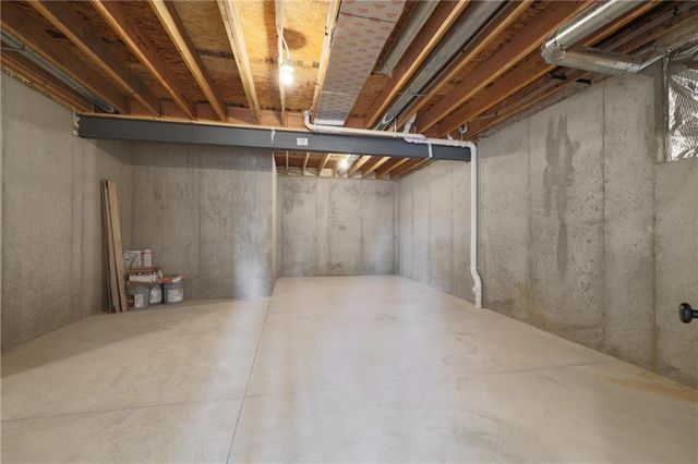 863 Willow Tree Court, Higginsville, MO 64037