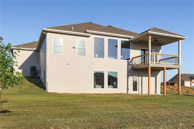 863 Willow Tree Court, Higginsville, MO 64037