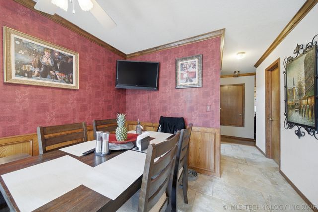 1803 Sleepy Hollow Road, Okmulgee, OK 74447