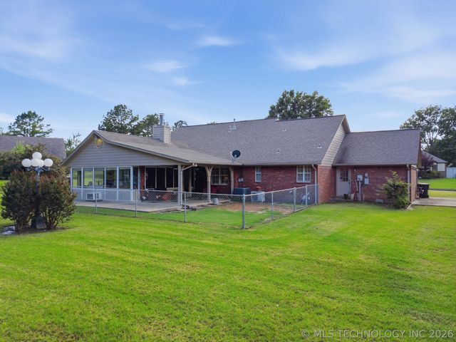 1803 Sleepy Hollow Road, Okmulgee, OK 74447