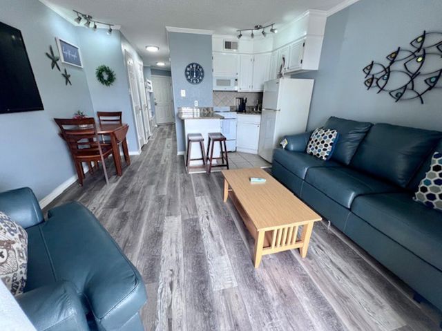 6102 Seawall Boulevard 321, Galveston, TX 77551