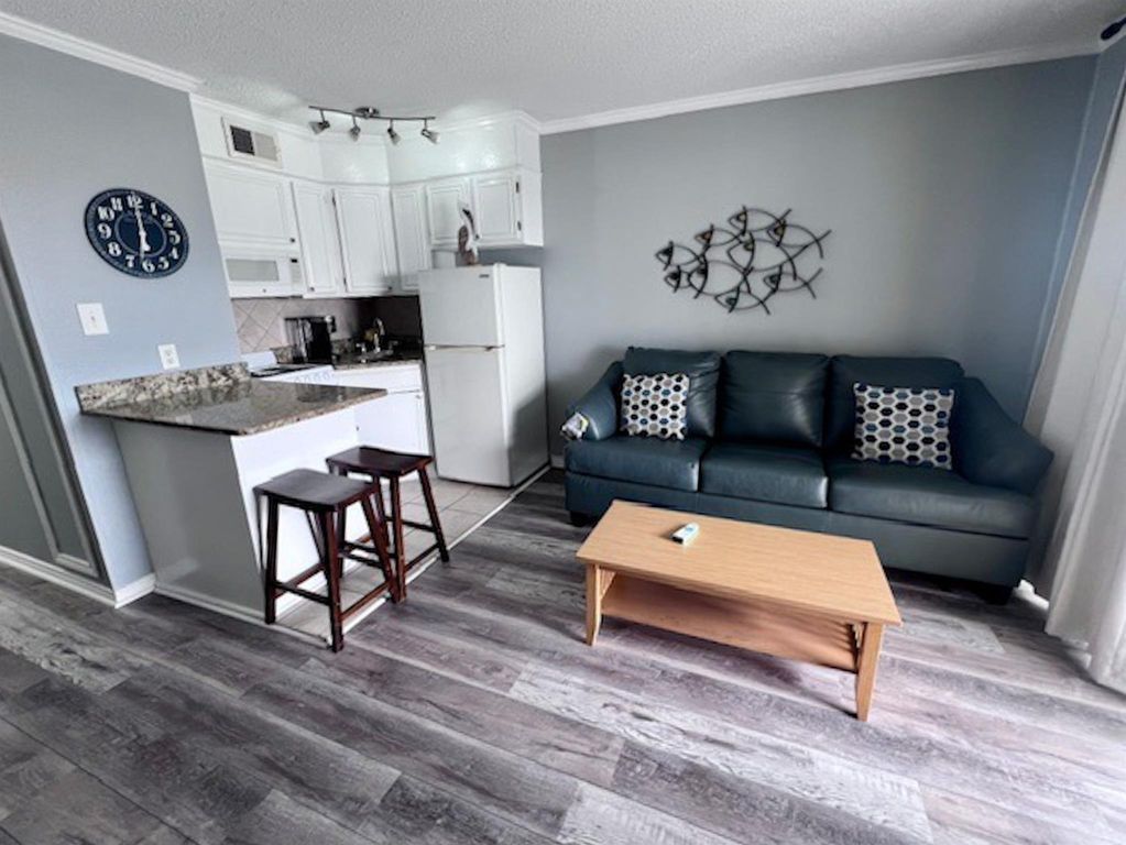 6102 Seawall Boulevard 321, Galveston, TX 77551