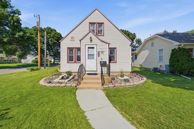 1253 8th Avenue SE, Rochester, MN 55904
