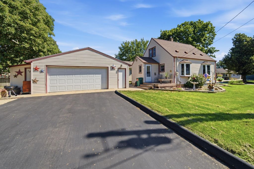 1253 8th Avenue SE, Rochester, MN 55904