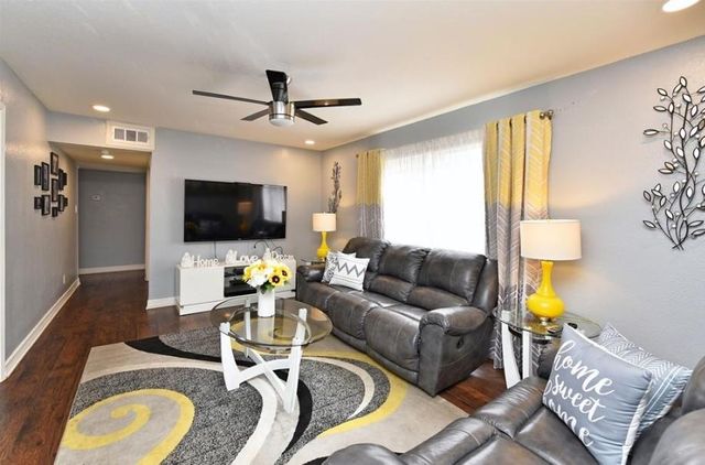 6200 W Tidwell Road 2003, Houston, TX 77092