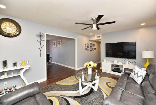 6200 W Tidwell Road 2003, Houston, TX 77092