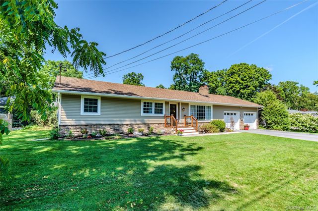 19 Closs Drive, Rhinebeck, NY 12572