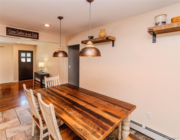 19 Closs Drive, Rhinebeck, NY 12572