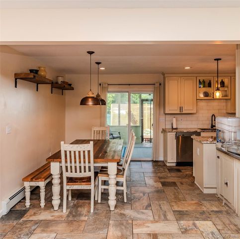 19 Closs Drive, Rhinebeck, NY 12572