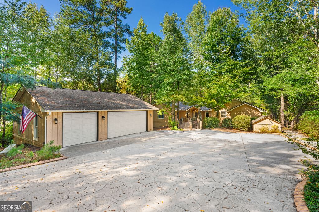 205 Grizzly Bear Lane, Hartwell, GA 30643 — photo 2