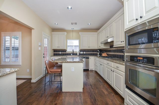 1106 W 18th Street, Houston, TX 77008