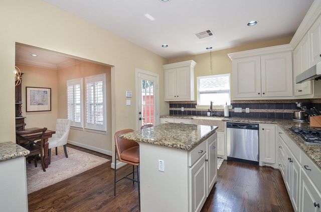 1106 W 18th Street, Houston, TX 77008