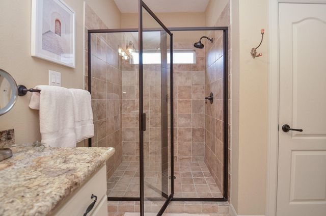 1106 W 18th Street, Houston, TX 77008