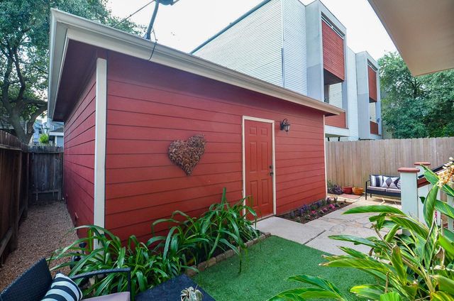 1106 W 18th Street, Houston, TX 77008