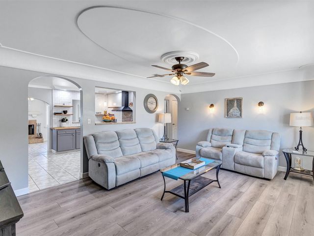 4451 14TH AVENUE N, St Petersburg, FL 33713