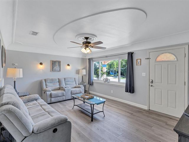 4451 14TH AVENUE N, St Petersburg, FL 33713