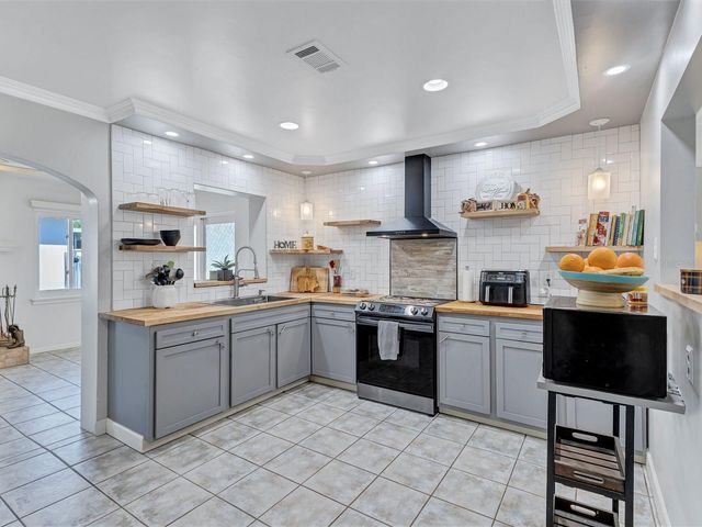 4451 14TH AVENUE N, St Petersburg, FL 33713