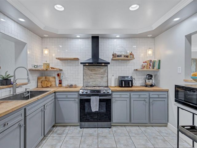 4451 14TH AVENUE N, St Petersburg, FL 33713