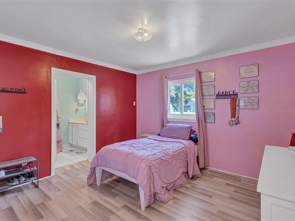 Image 18 of property listing at 4451 14TH AVENUE N, St Petersburg, FL 33713