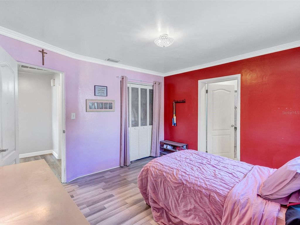 Image 20 of property listing at 4451 14TH AVENUE N, St Petersburg, FL 33713