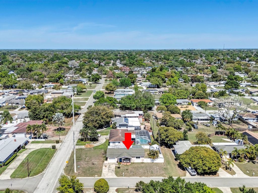 Image 51 of property listing at 4451 14TH AVENUE N, St Petersburg, FL 33713