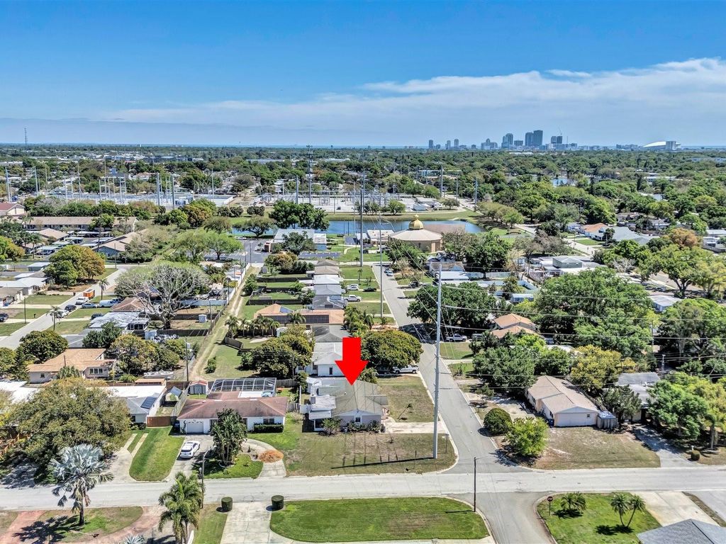 Image 53 of property listing at 4451 14TH AVENUE N, St Petersburg, FL 33713