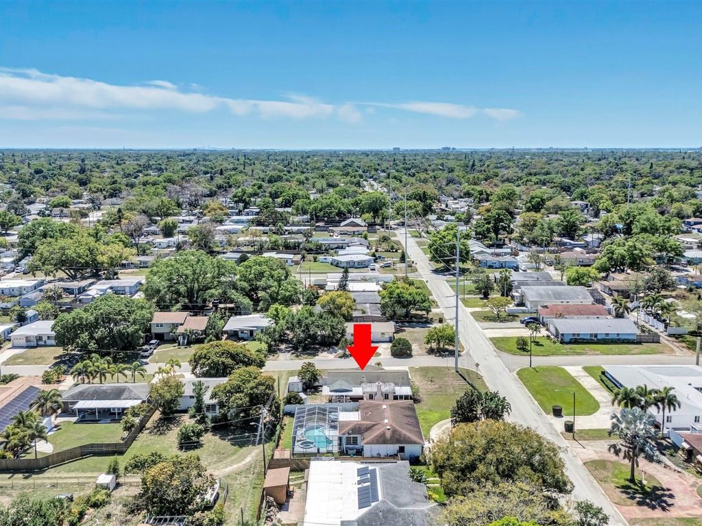 Image 55 of property listing at 4451 14TH AVENUE N, St Petersburg, FL 33713