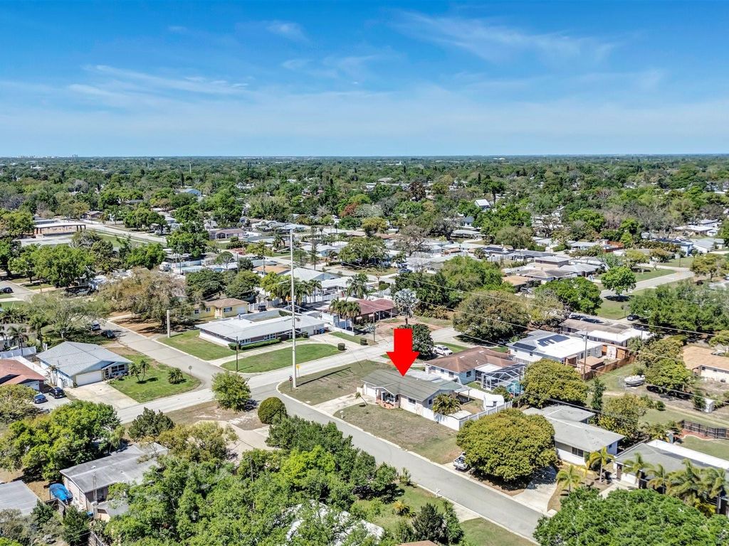 Image 58 of property listing at 4451 14TH AVENUE N, St Petersburg, FL 33713