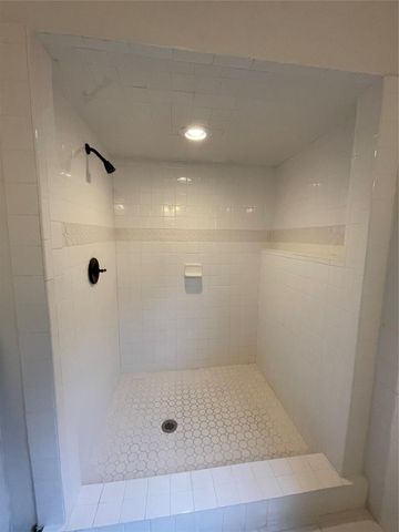 827 Booth Street, Houston, TX 77009