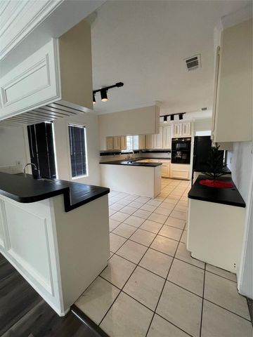 827 Booth Street, Houston, TX 77009