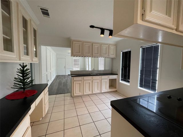 827 Booth Street, Houston, TX 77009