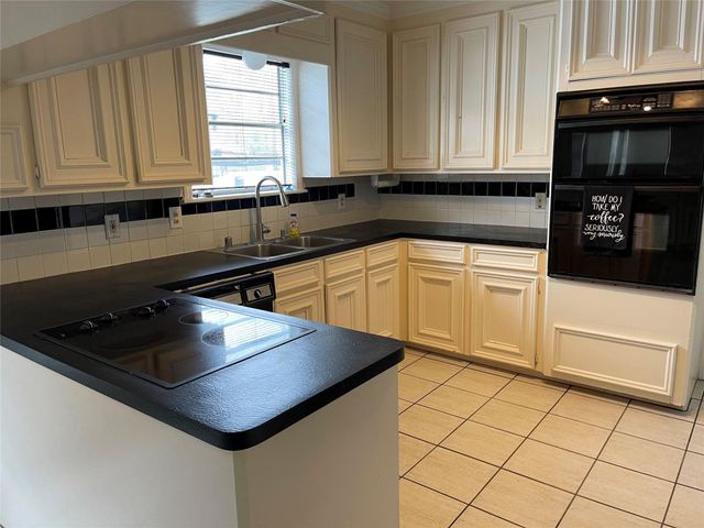 827 Booth Street, Houston, TX 77009