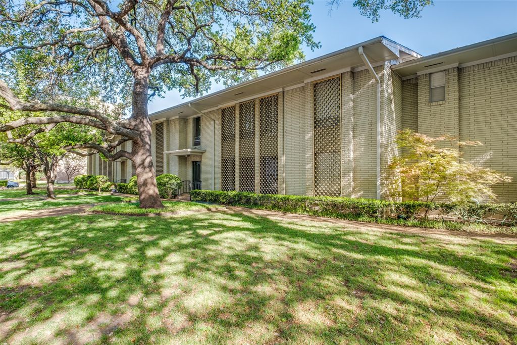 6353 Diamond Head Circle D, Dallas, TX 75225