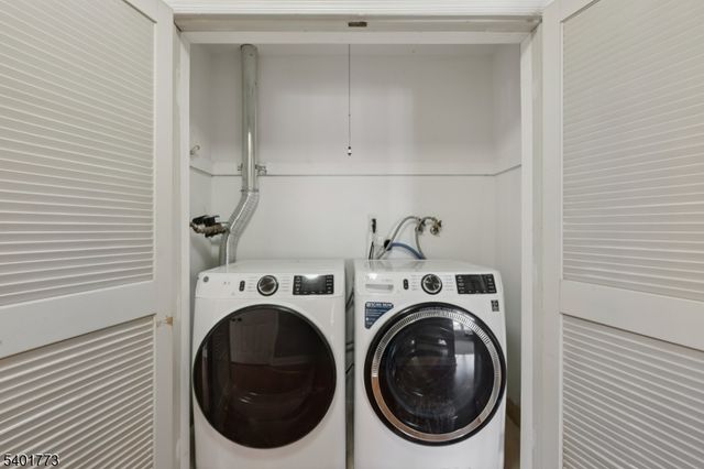 12 Troon Terrace, Clinton Twp., NJ 08801