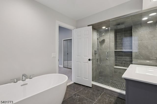 12 Troon Terrace, Clinton Twp., NJ 08801