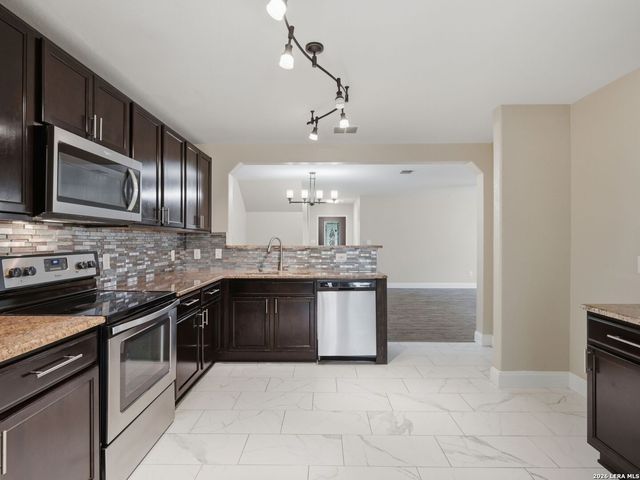 414 WALNUT CRST, Schertz, TX 78154