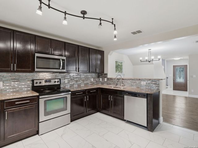 414 WALNUT CRST, Schertz, TX 78154