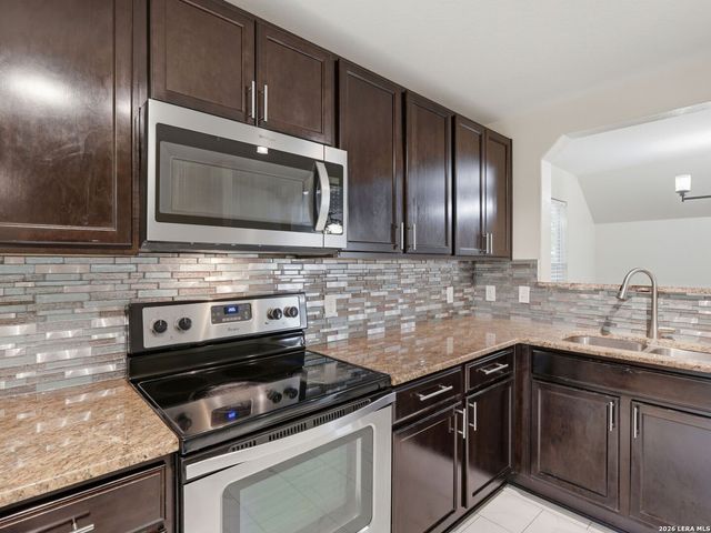 414 WALNUT CRST, Schertz, TX 78154
