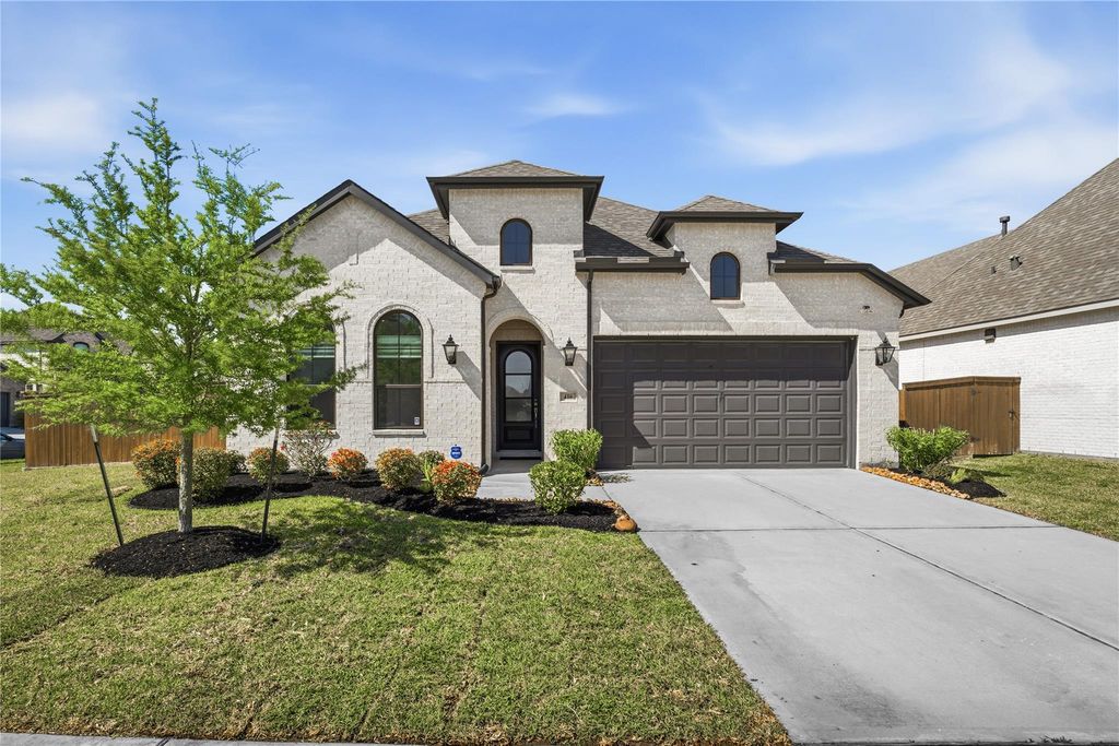 416 Bartlett Street, Webster, TX 77598