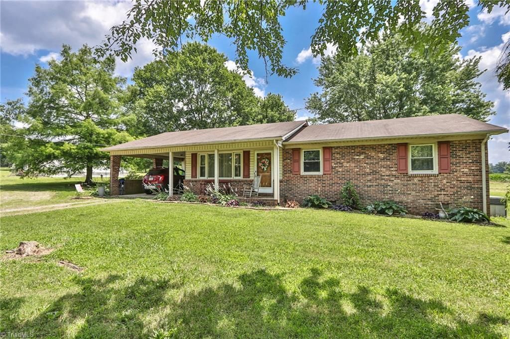 2809 Ralph Road, Boonville, NC 27011